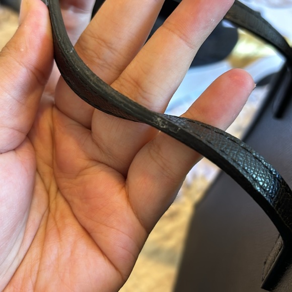 EUC 👜 GUESS purse with zipper - Picture 8 of 11